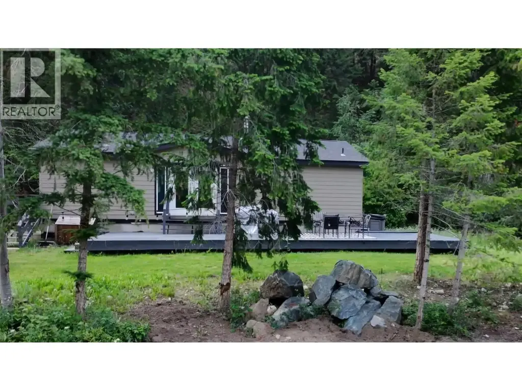 2385 Eva Road, Lee Creek